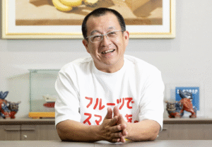 Dole(ドール)代表取締役CEO 青木寛 - フードジャパンサミット 2025 in 宮崎 Dole(ドール)代表取締役CEO 青木寛 伊藤忠商事株式会社に入社し、2000年に食料カンパニーで果汁・果実加工品のトレードを担当。その後、Doleやファミリーマートでビジネス開発や商品開発に携わり、2019年には伊藤忠商事リテール開発部長に就任、2023年11月に株式会社ドール代表取締役社長CEOに就任